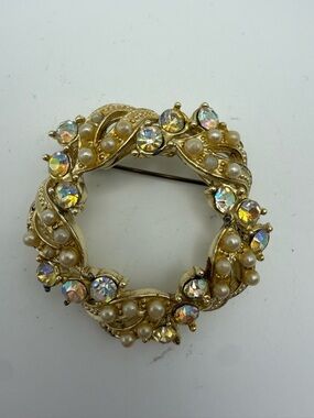 Vintage Coros Signed Wreath Brooch w/Faux Pearls and Aurora Borealis Rhinestones